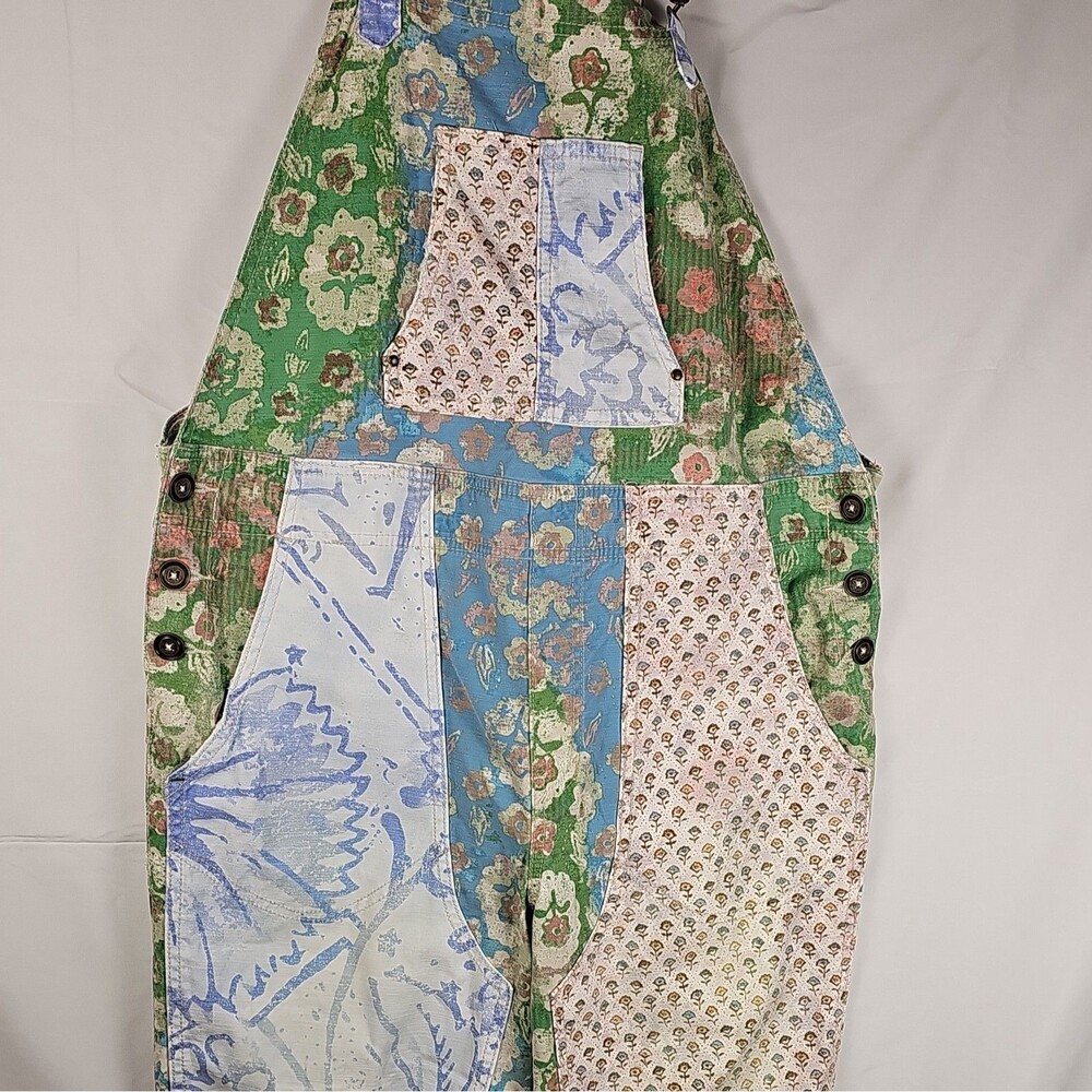 Pilcro Women's Patchwork Floral Overalls Size 32 Boho Bib Carpenter Pants
